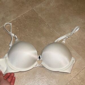 White bombshell bra victorias secret